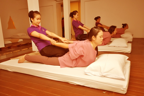 Female to Male, Body Massage Parlour Kolkata Esplanade